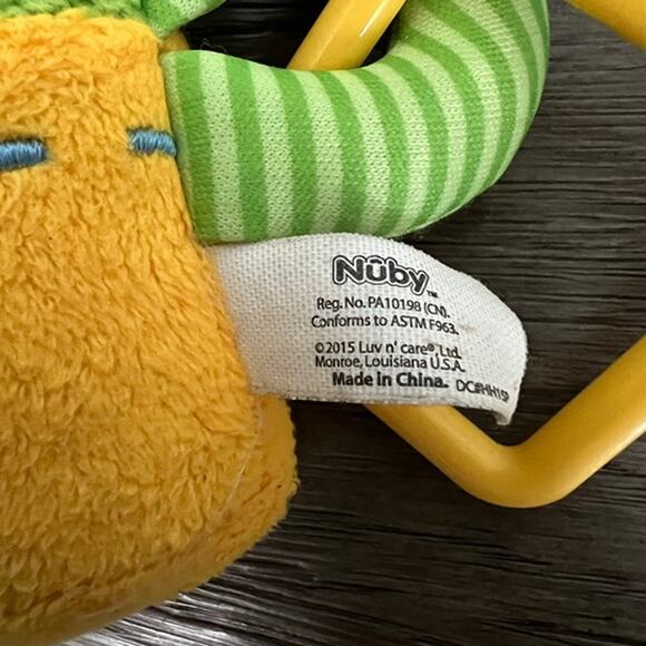 Nuby Brown Puppy Dog Rattle Teether Plush - Picture 4 of 5